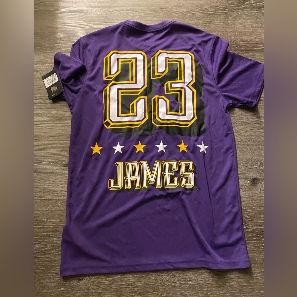 Lakers shirt